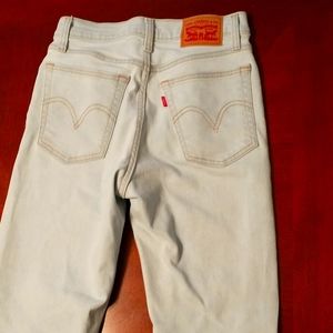 Size 25 Levi button fly high waisted jeans
